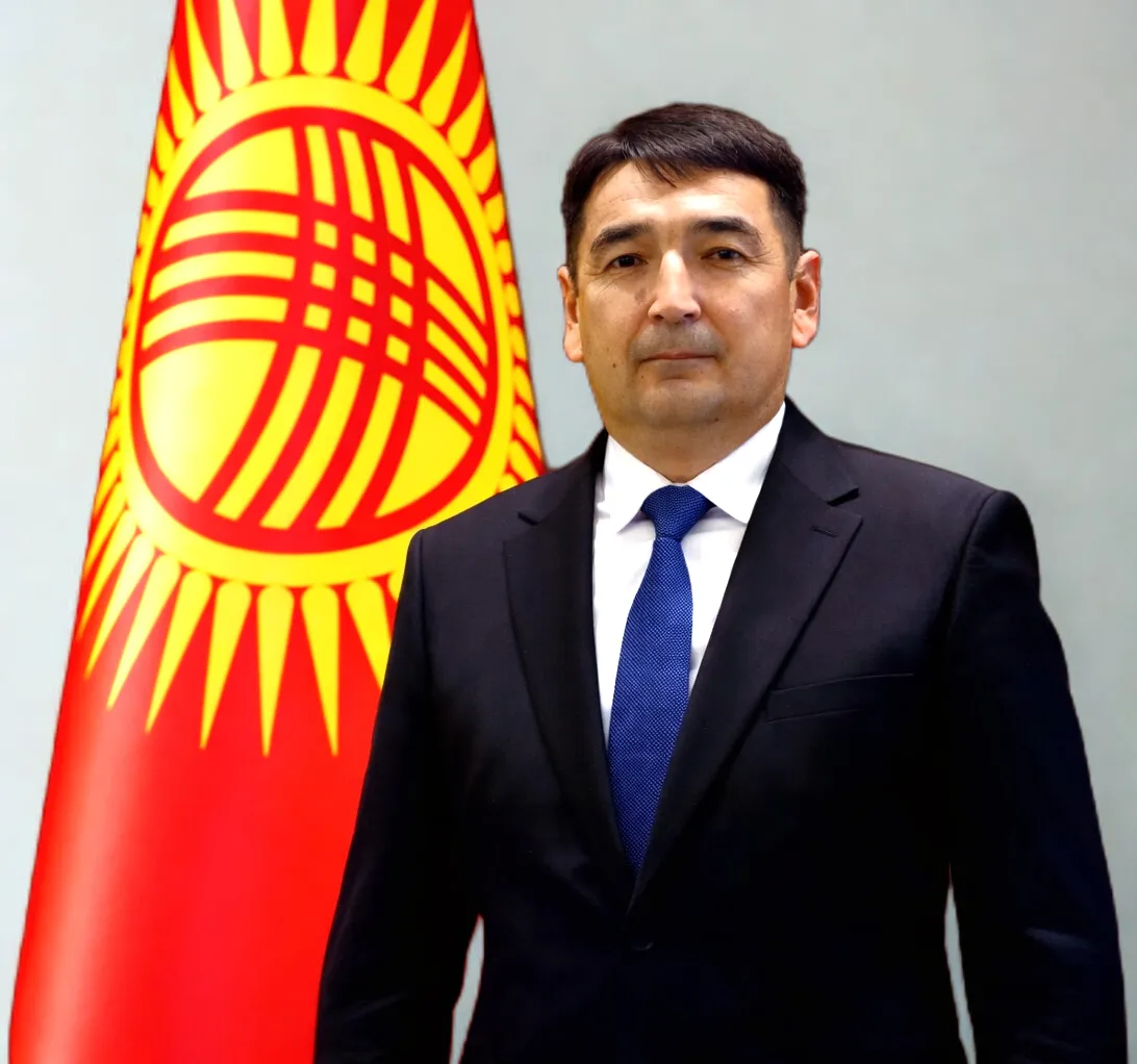 Манас шаарынын мэриясынын аппарат жетекчиси болуп Караев Нурбек Адилбекович дайындалды.