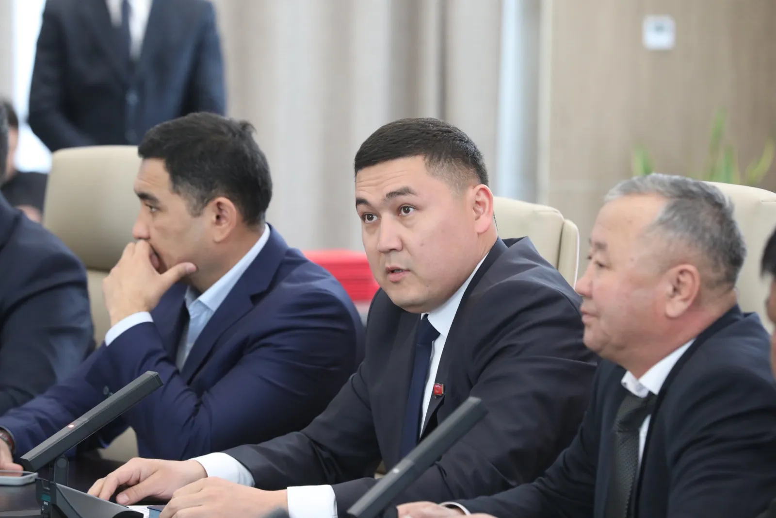 МАНАС ШААРЫНДА КОММУНАЛДЫК ЧАРБА КЫЗМАТКЕРЛЕРИ СЫЙЛАНДЫ