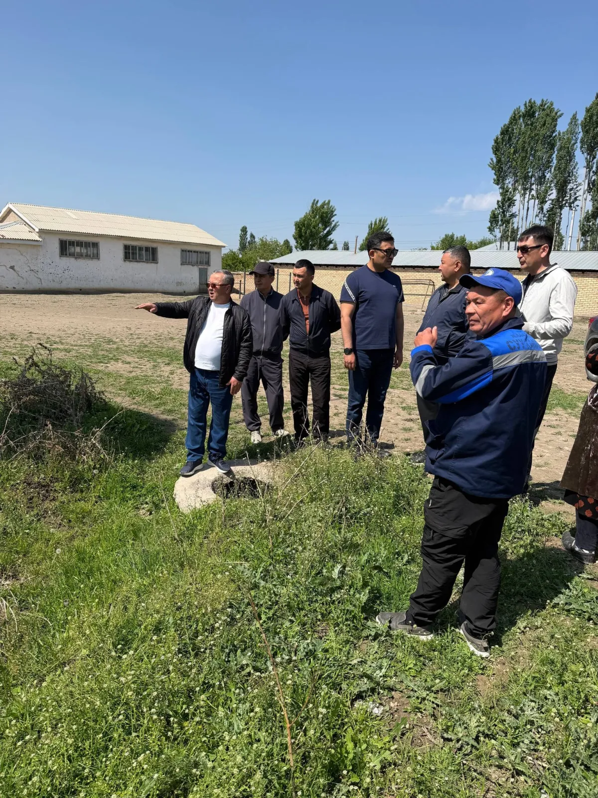 ШААР МЭРИ ТӨШ-КУТЧУ АЙЫЛЫНДАГЫ КӨЙГӨЙЛҮҮ МАСЕЛЕЛЕР МЕНЕН ЖЕРИНЕН ТААНЫШТЫ