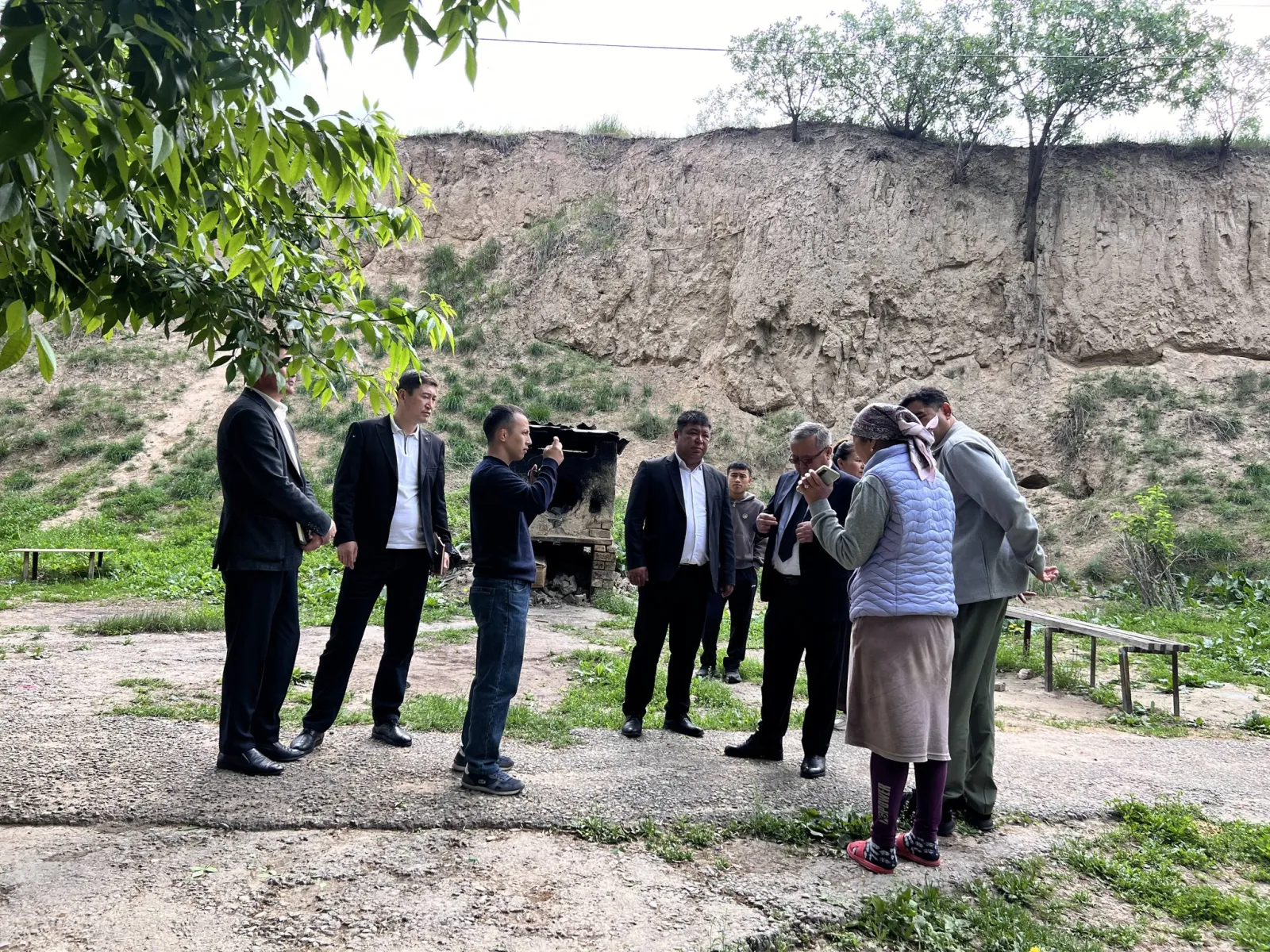 МАНАС ШААРЫНДАГЫ АВАРИЯЛЫК ҮЙ: МЭР ТУРГУНДАРДЫН АБАЛЫ МЕНЕН ТААНЫШТЫ