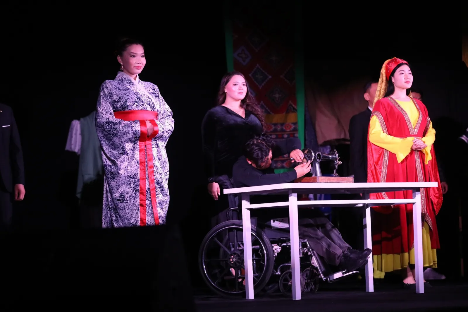 “Тагдыр сыноосу” аттуу спектакль көрсөтүлдү