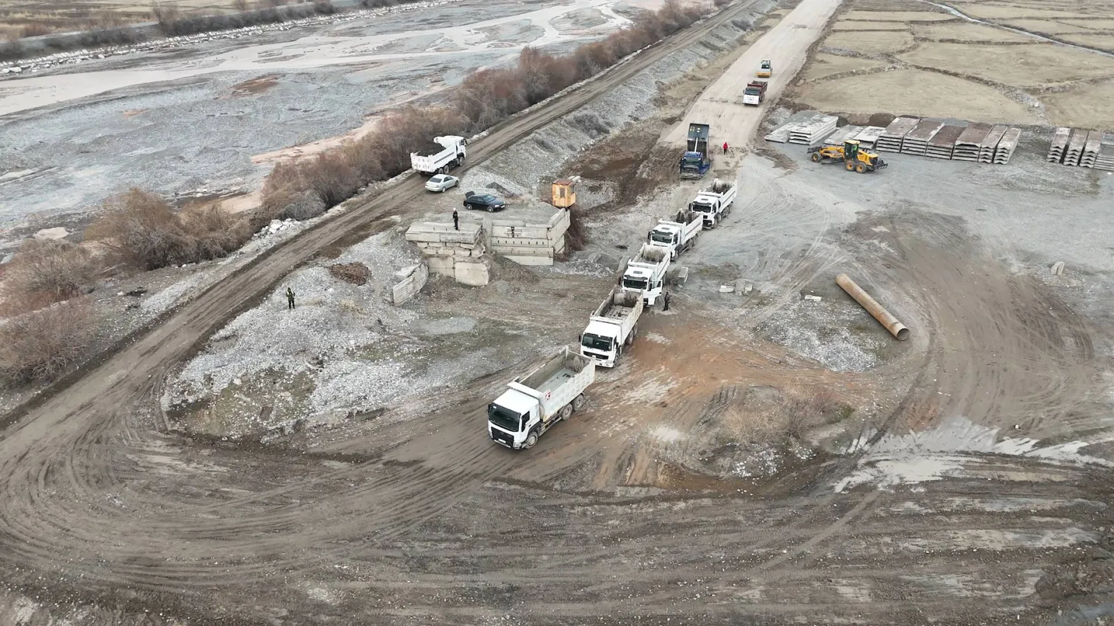 МЭР КӨК-АРТ ДАРЫЯСЫНЫН ЖЭЭГИН БОЙЛОЙ КУРУЛУП ЖАТКАН ЖАҢЫ ЖОЛДУН КУРУЛУШУНАН КАБАР АЛДЫ