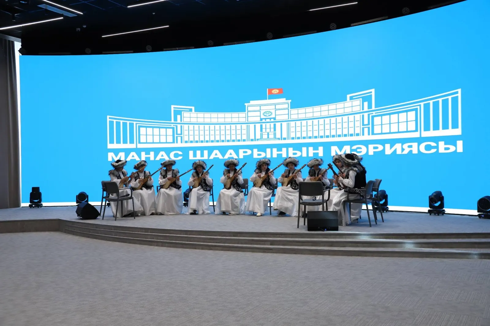 АТА-ЭНЕЛЕРГЕ БАГЫТТАЛГАН “БАЛА – АТА-ЭНЕНИН КҮЗГҮСҮ” АТАЛЫШЫНДАГЫ ИШ-ЧАРА ӨТКӨРҮЛДҮ