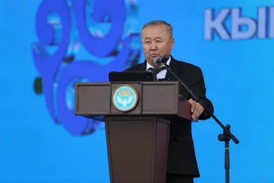 Манас шаарында өтүп жаткан “Кыялымдагы Кыргызстан: Жалал-Абад – 2026” жаштар форумунун экинчи бөлүгү жана жыйынтыктоочу иш-чарасы “Азаттык” аянтында жогорку деңгээлде өтүүдө