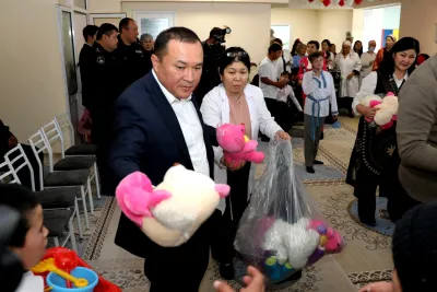 ӨЗГӨЧӨ БАЛДАРГА МАЙРАМДЫК МААНАЙ ТАРТУУЛАНДЫ