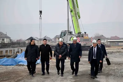 Кыргыз Республикасынын Министрлер Кабинетинин Төрагасы-Президенттин Администрациясынын Жетекчиси Адылбек Касымалиев Манас шаарындагы бир катар ири социалдык объектилердин курулушунун жүрүшү менен таанышты. Ага жеринде шаар мэри Эрнисбек Ормоков курулуштар