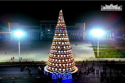 МАНАС ШААРЫНДА ЖАҢЫ ЖЫЛДЫК БАЛАТЫНЫН ОТУ ЖАНДЫ