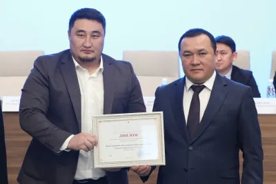 МАНАС ШААРЫНДА ЖЫЛДЫН МЫКТЫЛАРЫ СЫЙЛАНДЫ